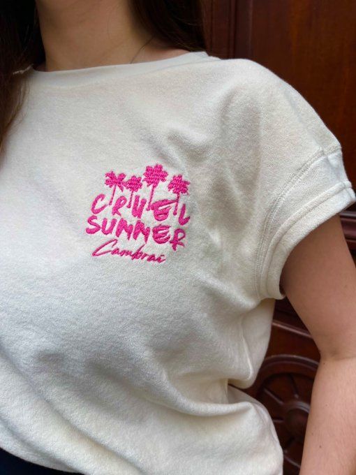 T-SHIRT ÉPONGE ÉCRU BRODÉ « CRUEL SUMMER CAMBRAI » FUSCHIA