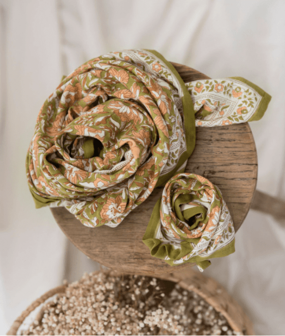 GRAND FOULARD FLEURI - SARIKA MATCHA