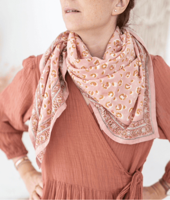 GRAND FOULARD LÉOPARD - BENGAL BLUSH